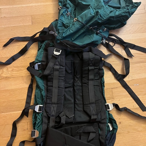 Green Hiking Backpack, Vintage, Excellent condition gear - Picture 3 of 9